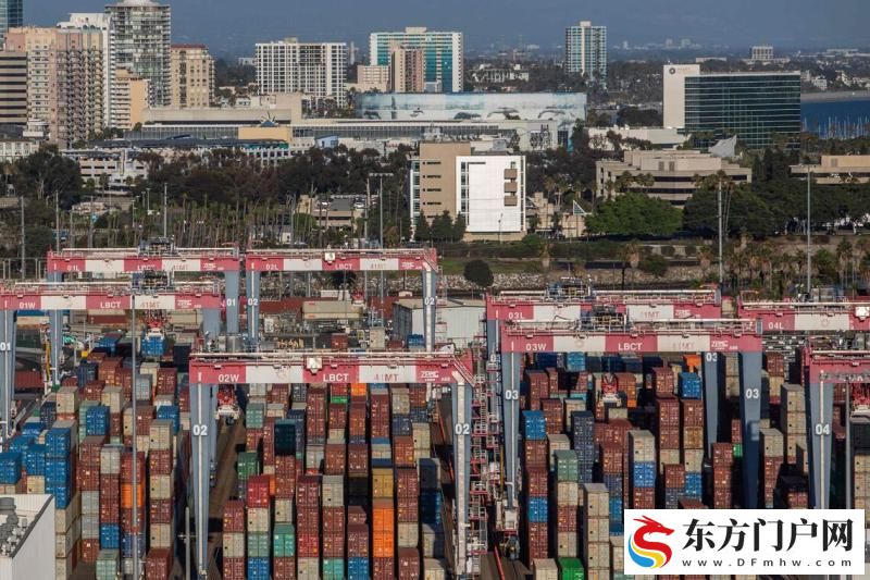美国8月贸易逆差显著收窄 进口下降