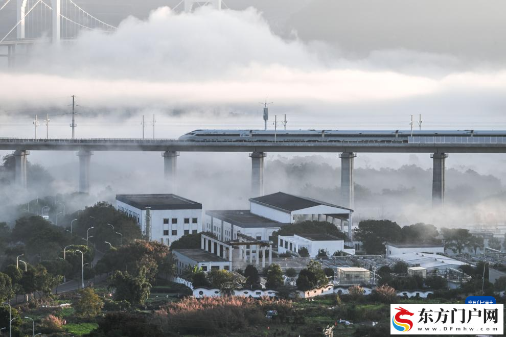 贵州盘兴高铁正式通车(图2)