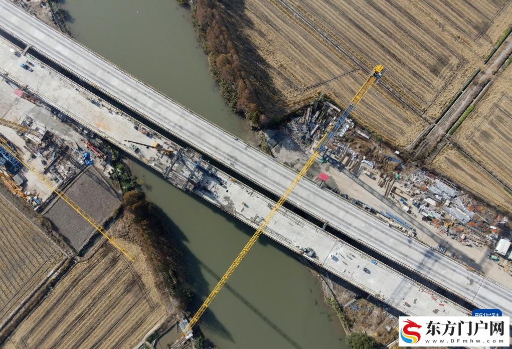 沪宁合高铁上海特大桥跨蒲华塘连续梁中段顺利合龙(图2)