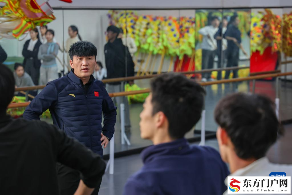 青春在龙舞中绽放(图10) 青春在龙舞中绽放(图10)