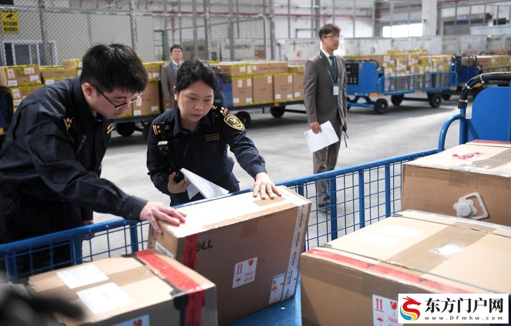 海南自贸港封关第一天(图17) 海南自贸港封关第一天(图17)
