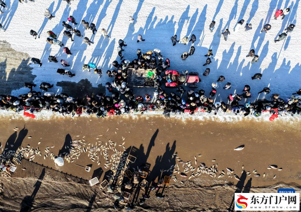 呼和浩特：哈素海第四届冬捕节开幕