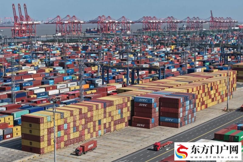 中国去年出口增6.1% 进口增0.5%
